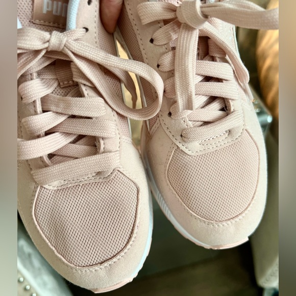 Womens Puma Pink sneakers, new without tags - Picture 8 of 8